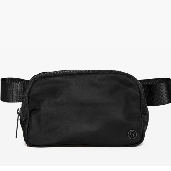 lululemon athletica Handbags - NWOT Lululemon Everywhere Belt Bag